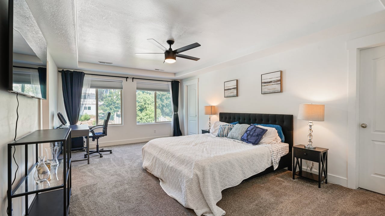 4475 S Lochnivar