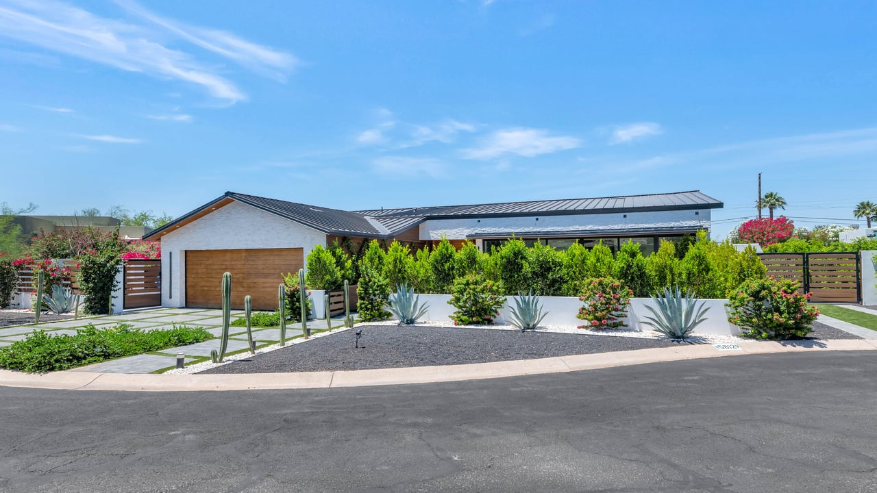 5812 N 44TH Place