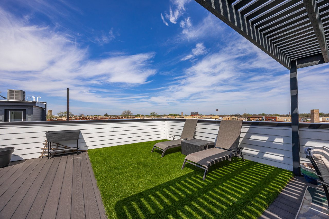 2633 N Emmett St Unit 2R
