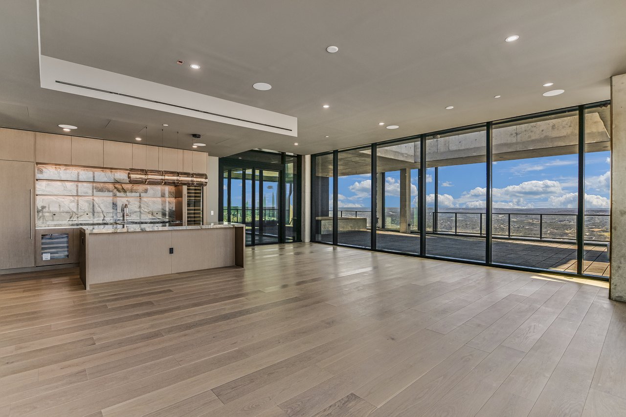 The Modern Penthouse #5502 North