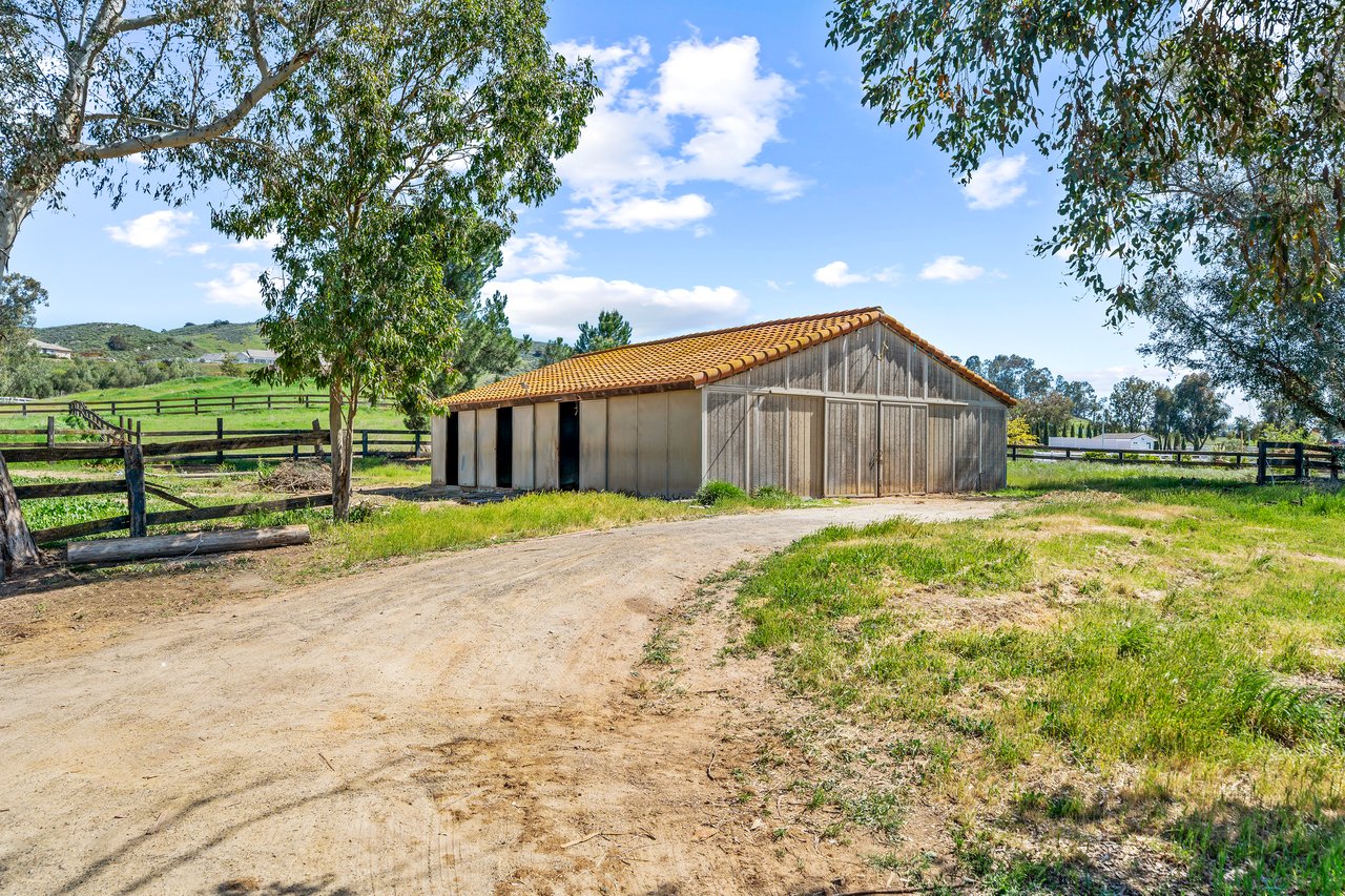 20425 Avenida Castilla