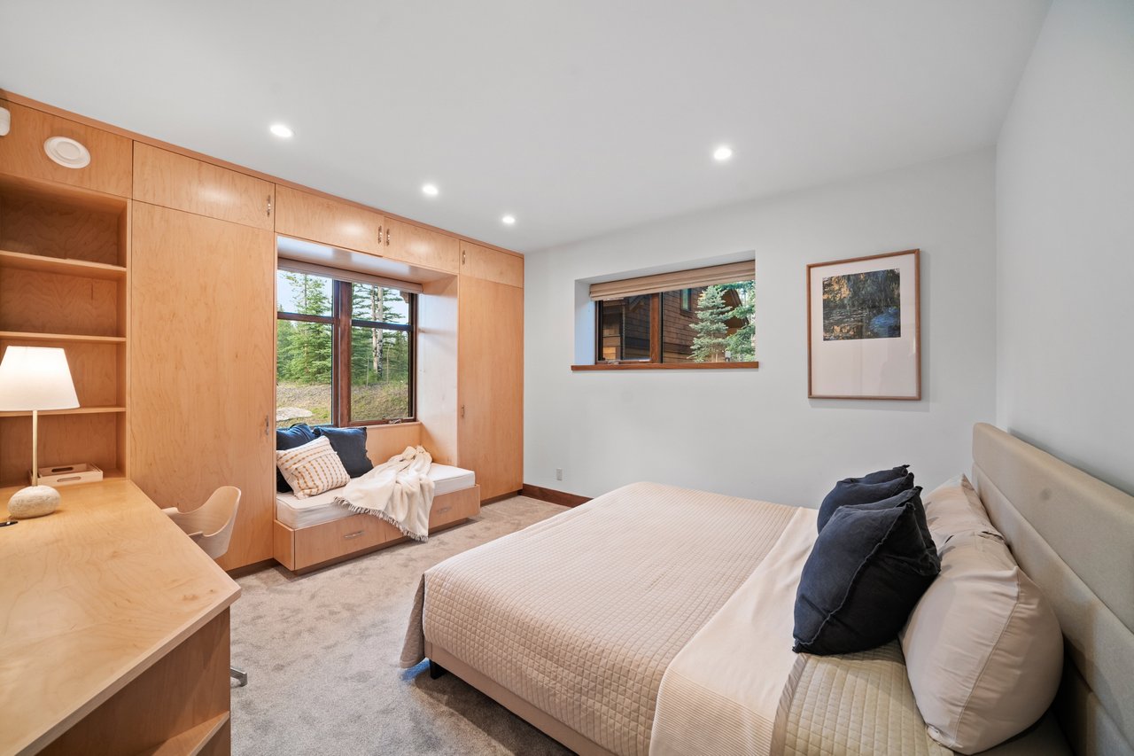 Refined Mountain Living at Cairns Landing