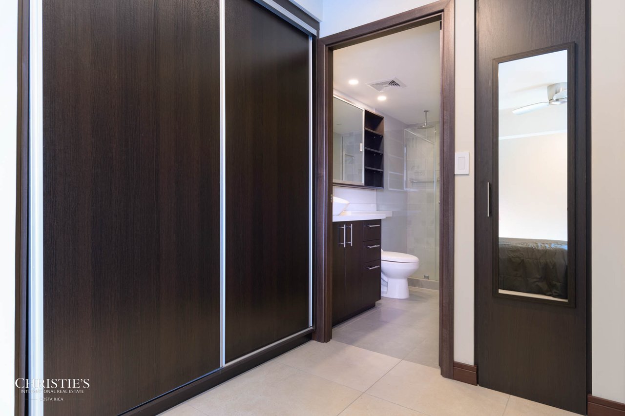 Modern 2-Bedroom Condo with Mountain Views in Barrio Escalante