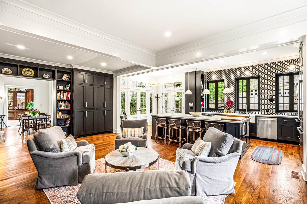 794 Springdale Road NE