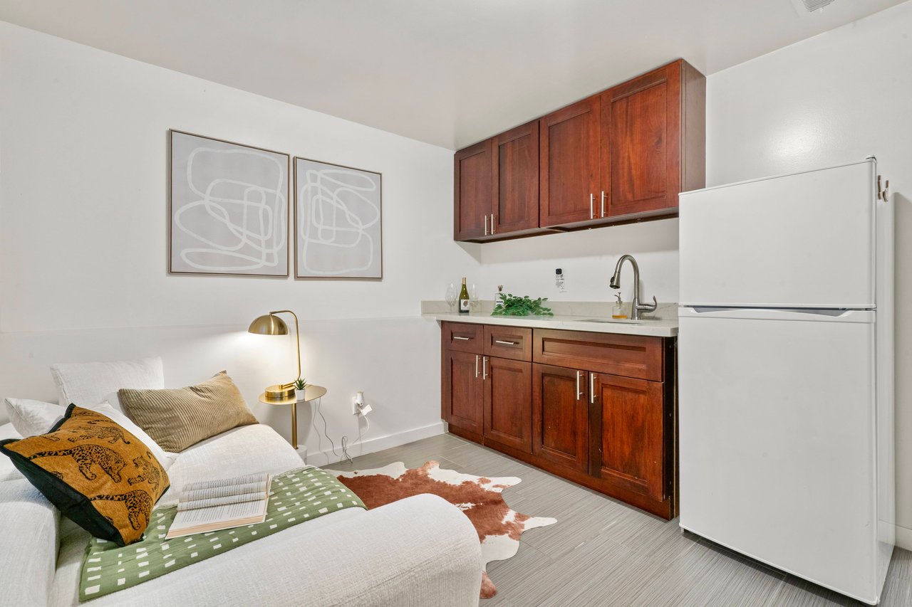 23 Fernwood Ave