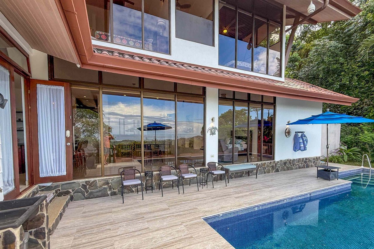 Panoramic Ocean View 4-Bedroom Home with Big Pool & Ample Space to Entertain in Ojochal Costa Rica