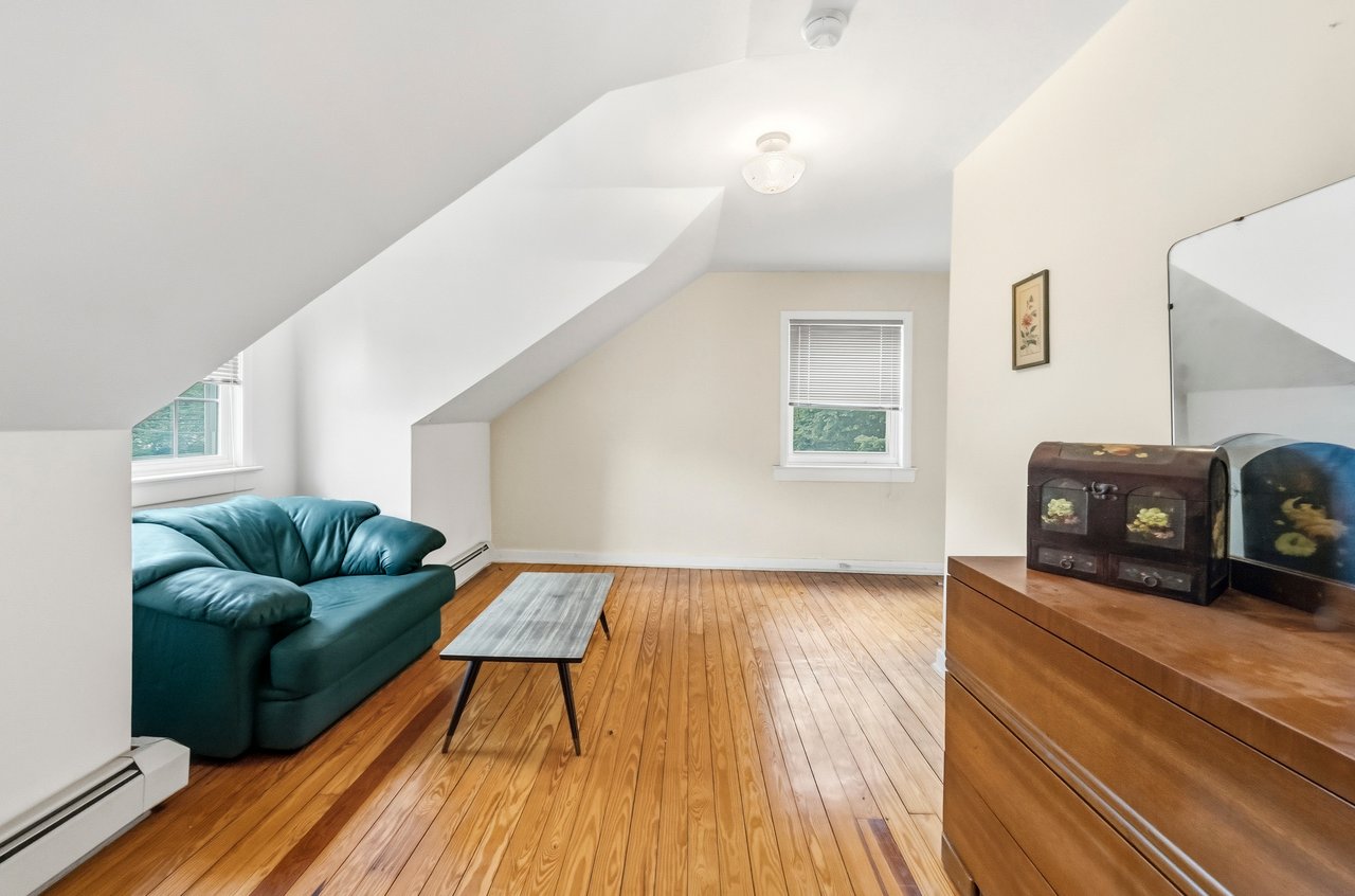 1028 Harvard Place, Fort Lee, NJ 07024