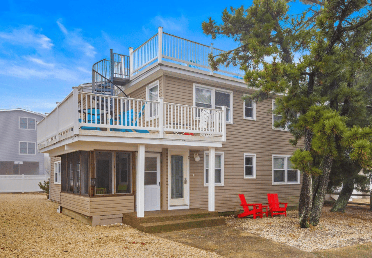 18 E Dupont Ave, Brant Beach (Ground Floor) 