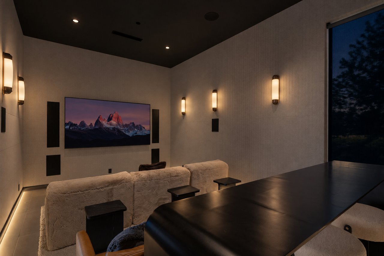 1400 The High Road
