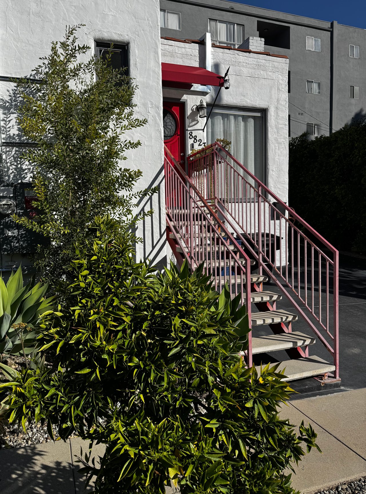 8823 Betty Way, West Hollywood 