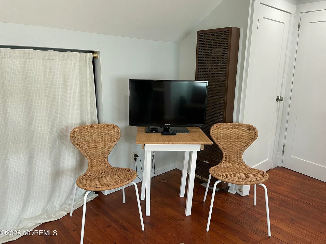 205 1/2 Euclid Ave