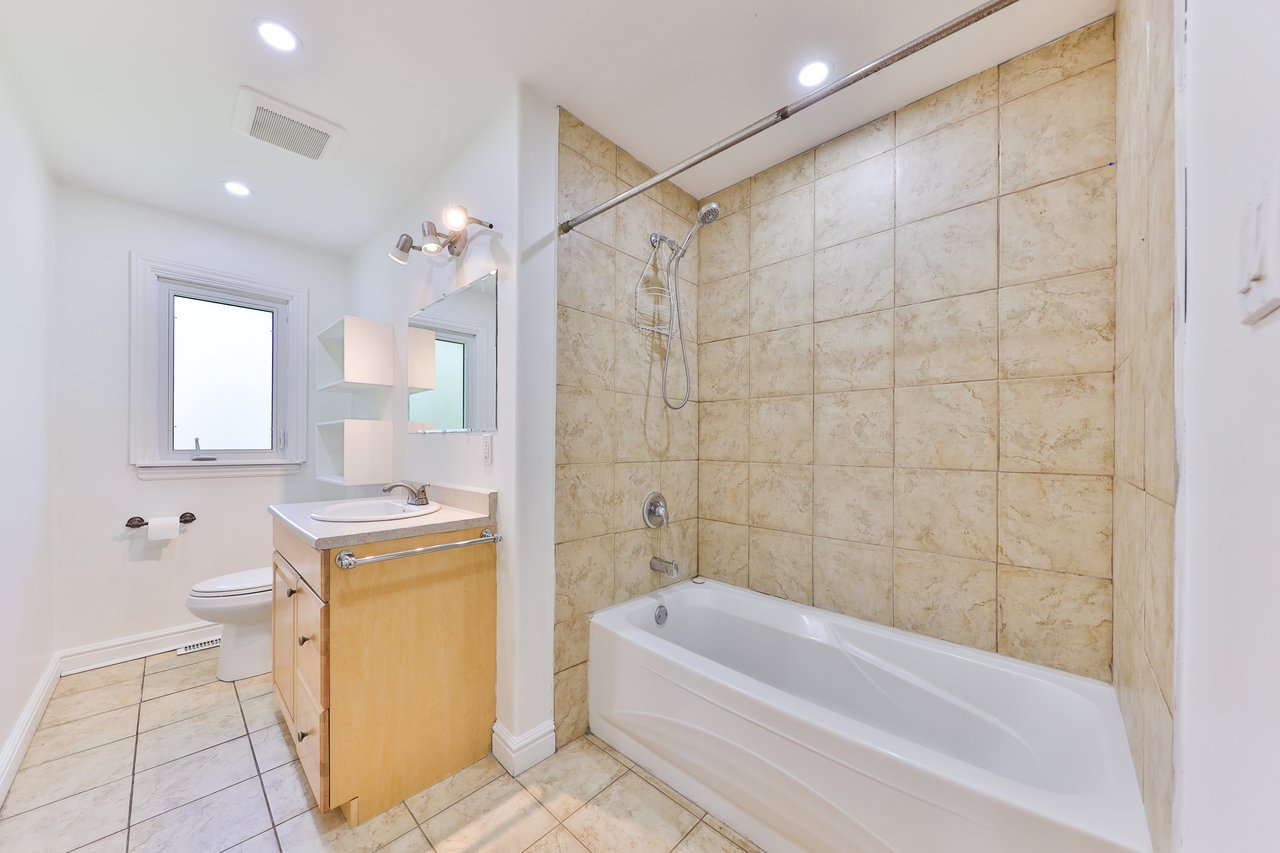 425 Plains Road W, Burlington