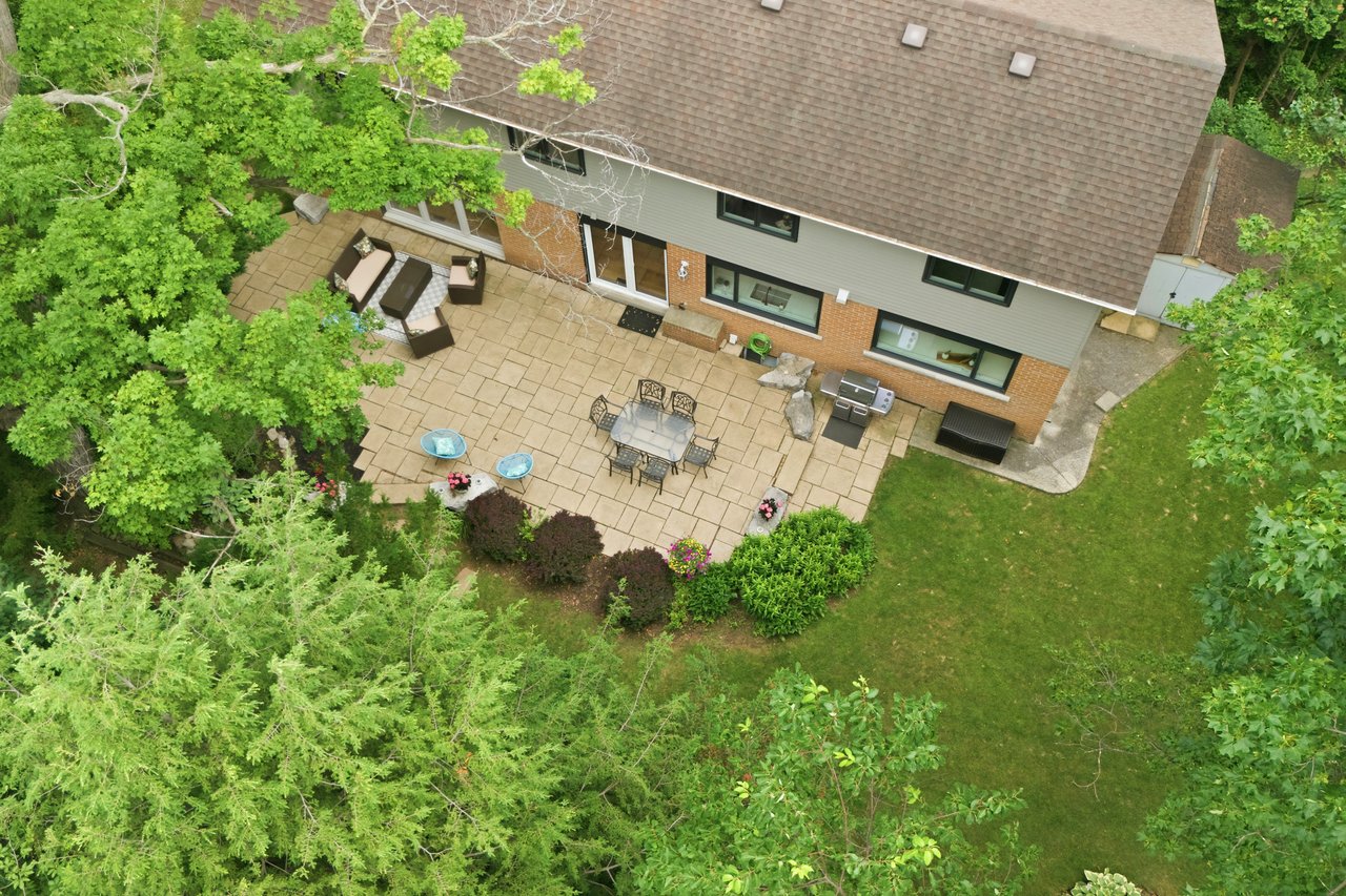 Rare Court Location on Oakville Golf Course