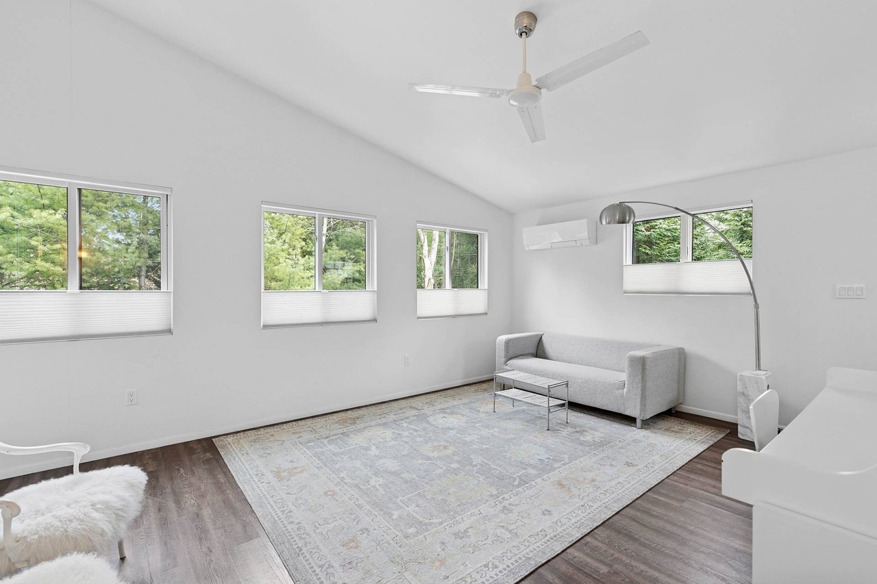 17 Mulford Ave