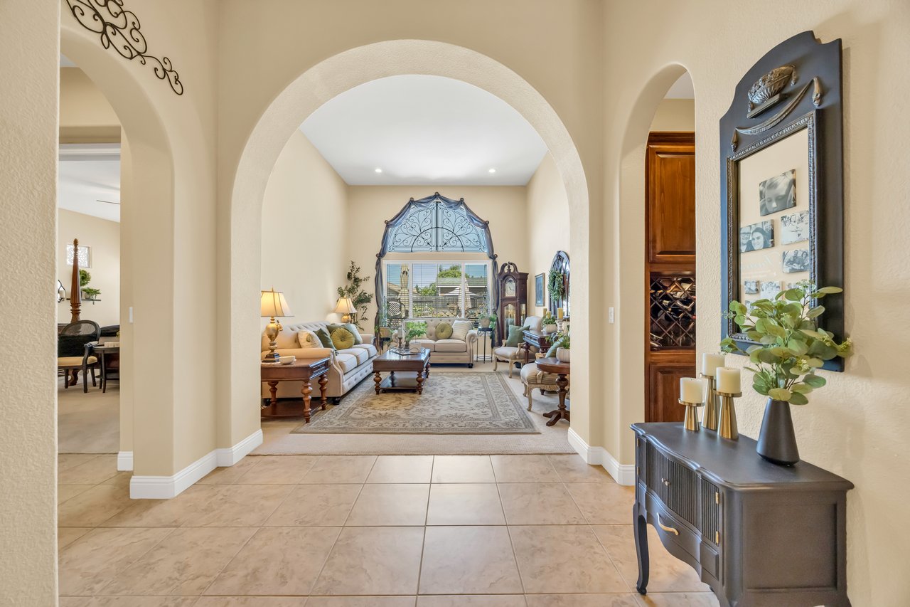 4040 Borderlands Dr