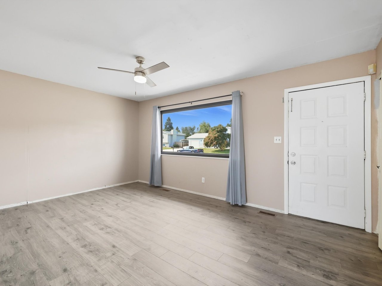 6735 Goldfield Drive