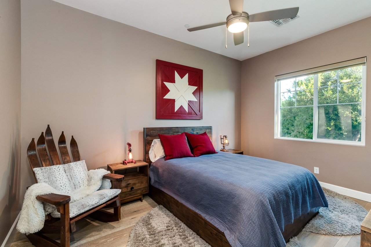 6647 E Calle Redondo