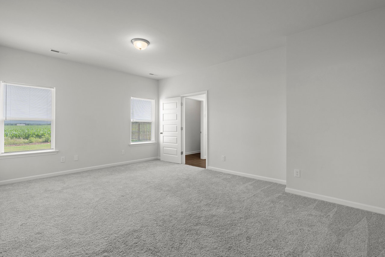 3-Bed, 2-Bath with Bonus Space & Mountain Views