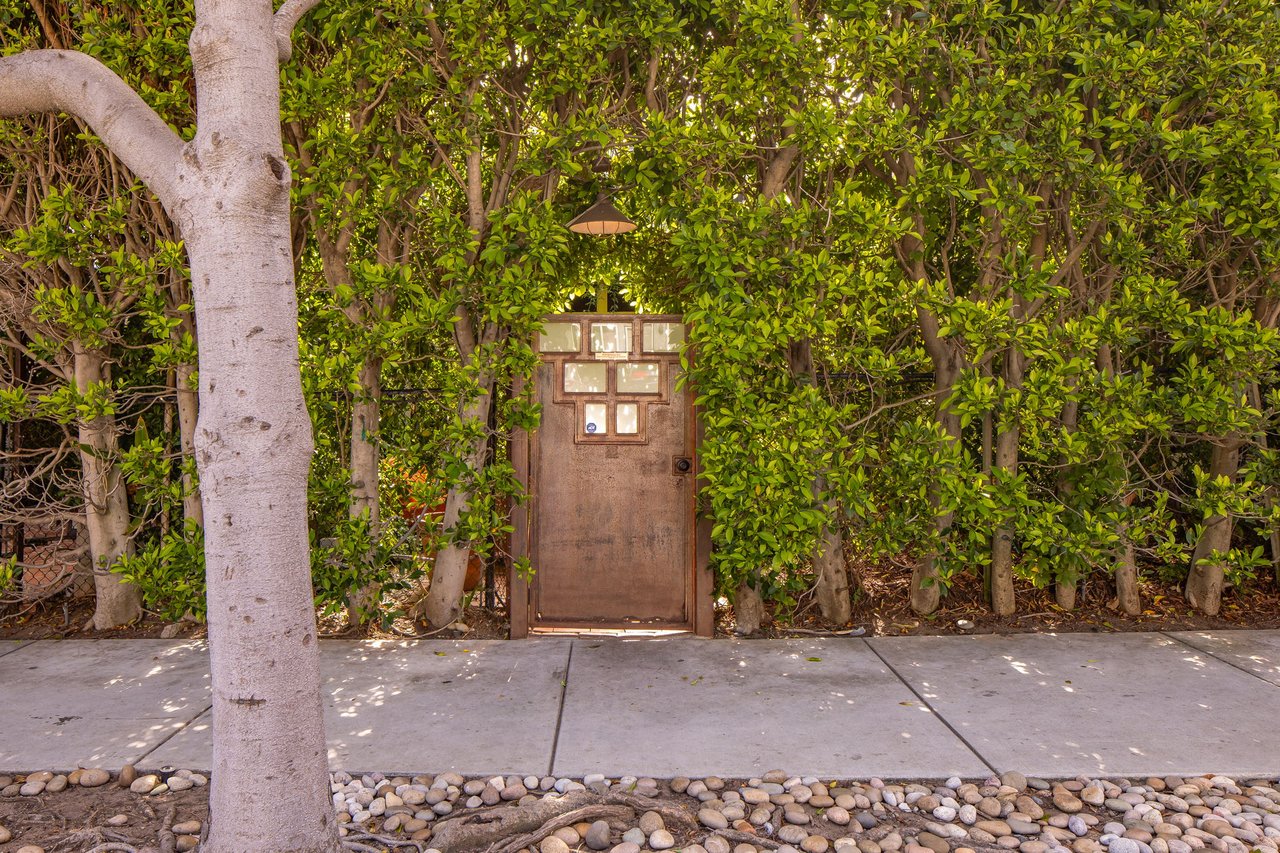 2536 Beverley Ave, Santa Monica 