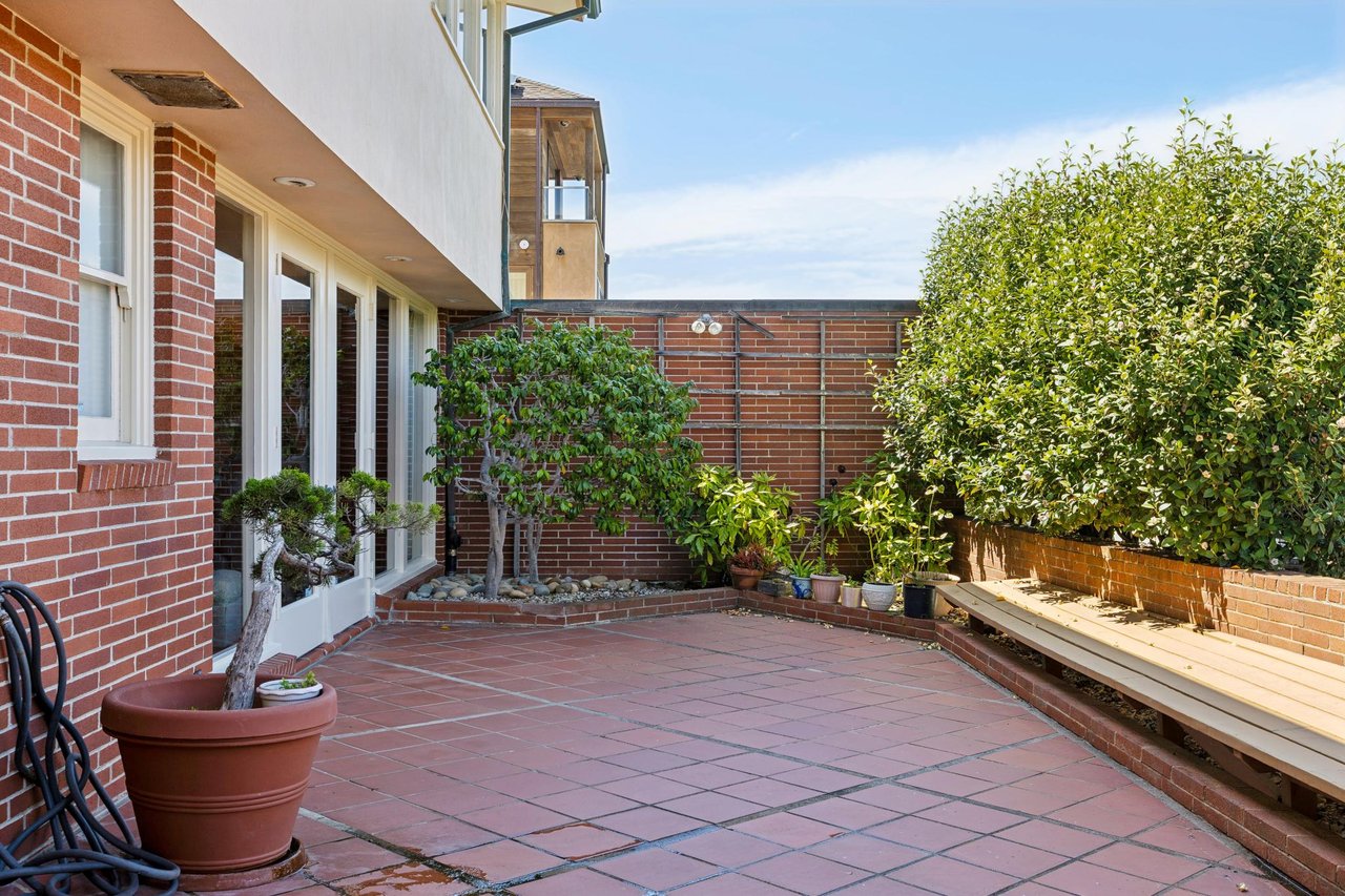 201 Sea Cliff Avenue