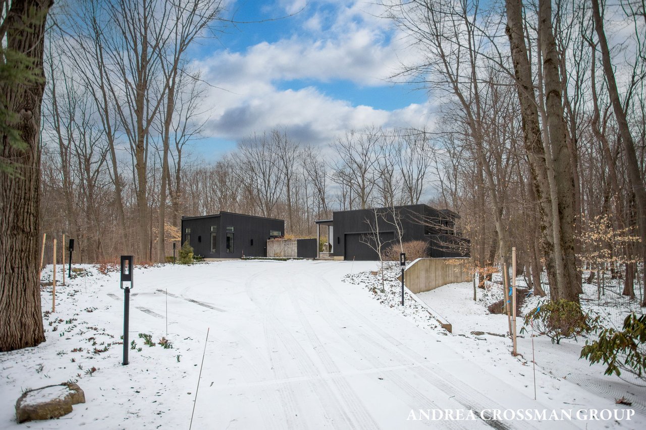 6919 Bendemeer Drive