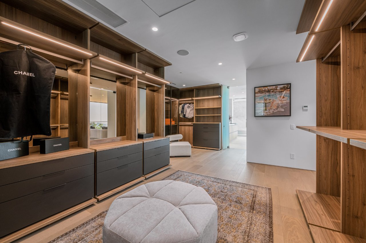 1332 Laurel Way