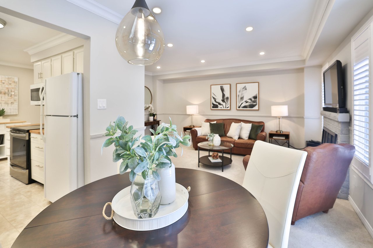 5255 Lakeshore Road 7