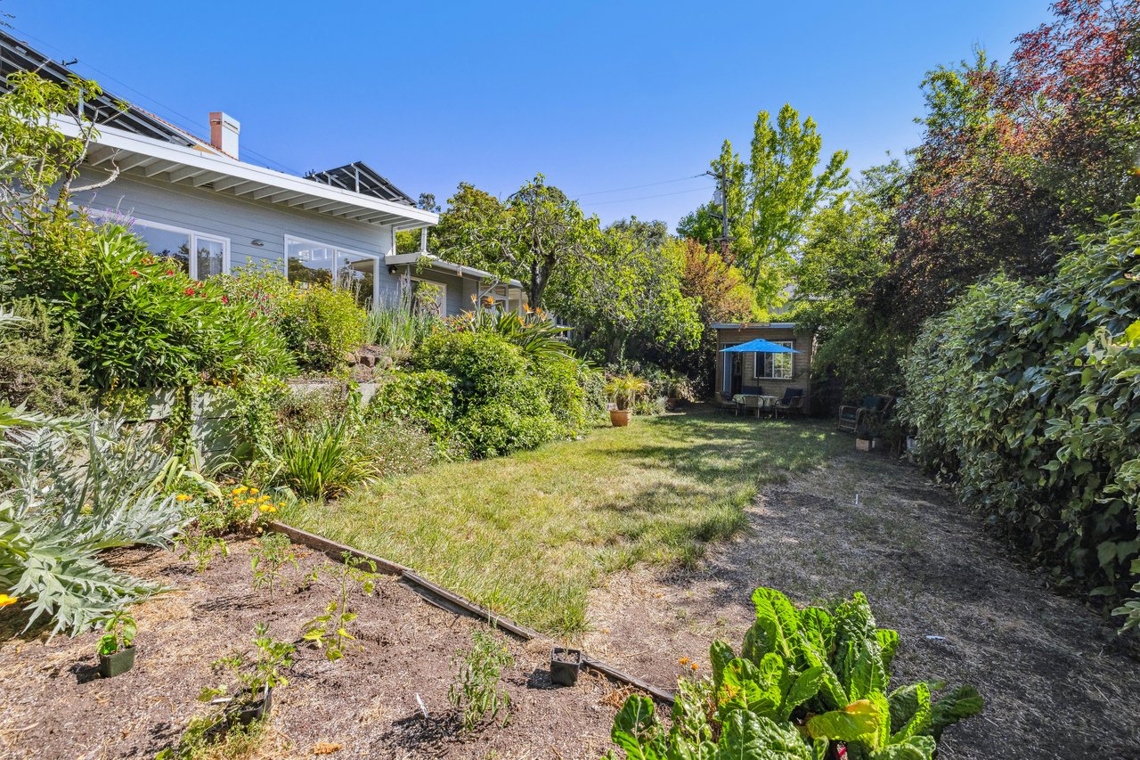 35 Saint Francis Ln