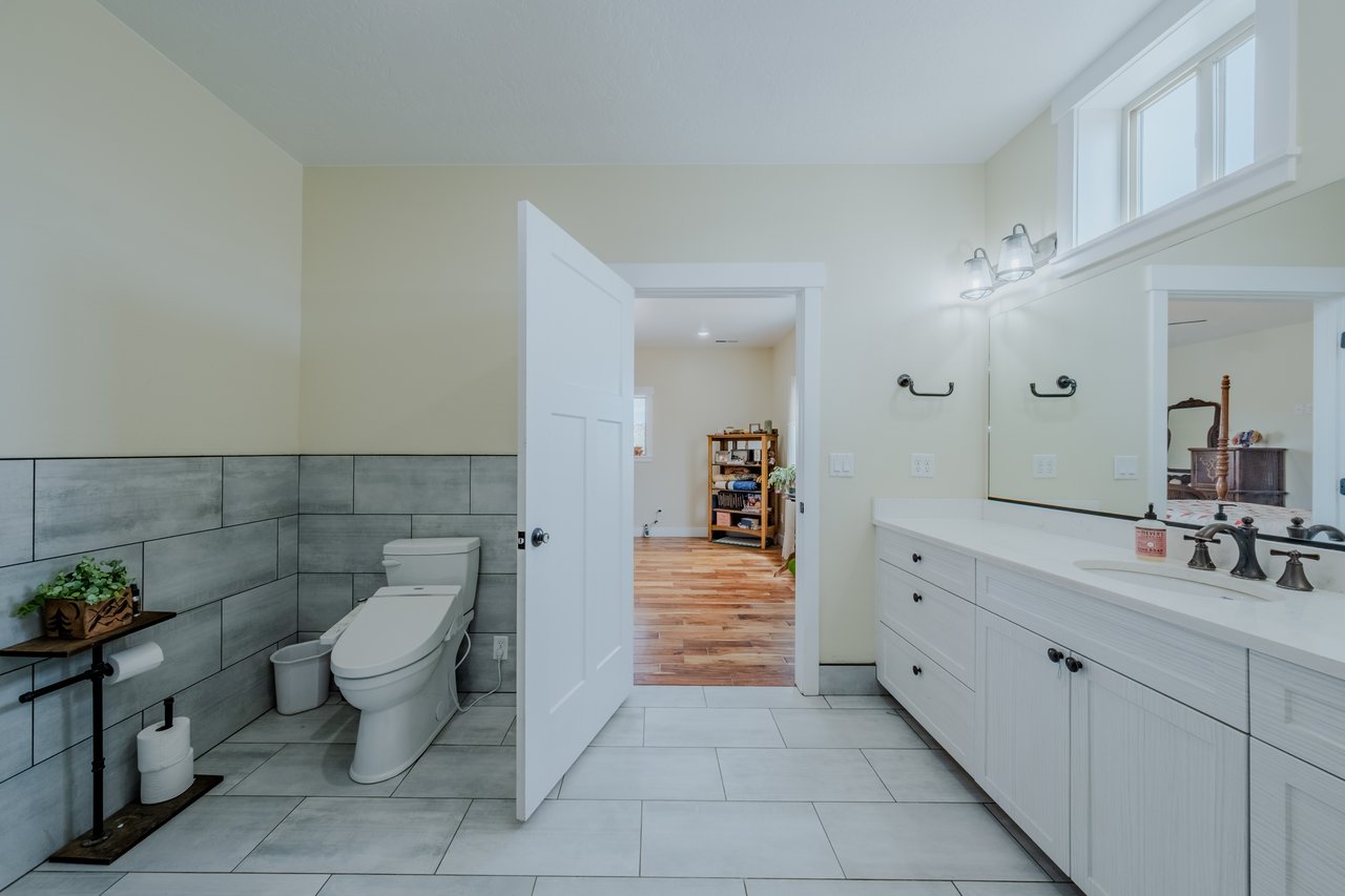 7395 N Johnson Canyon