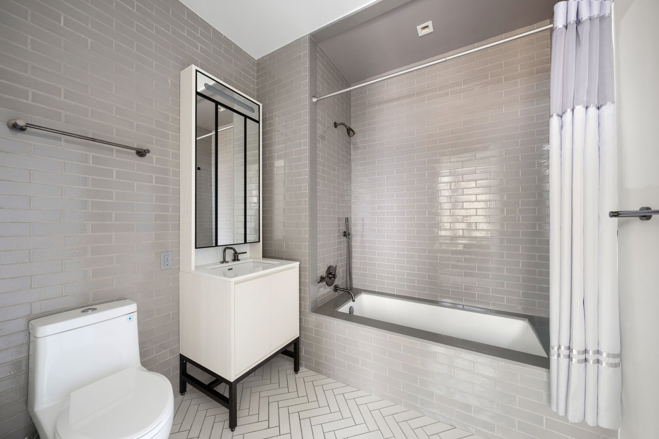 959 First Ave, Unit 17C