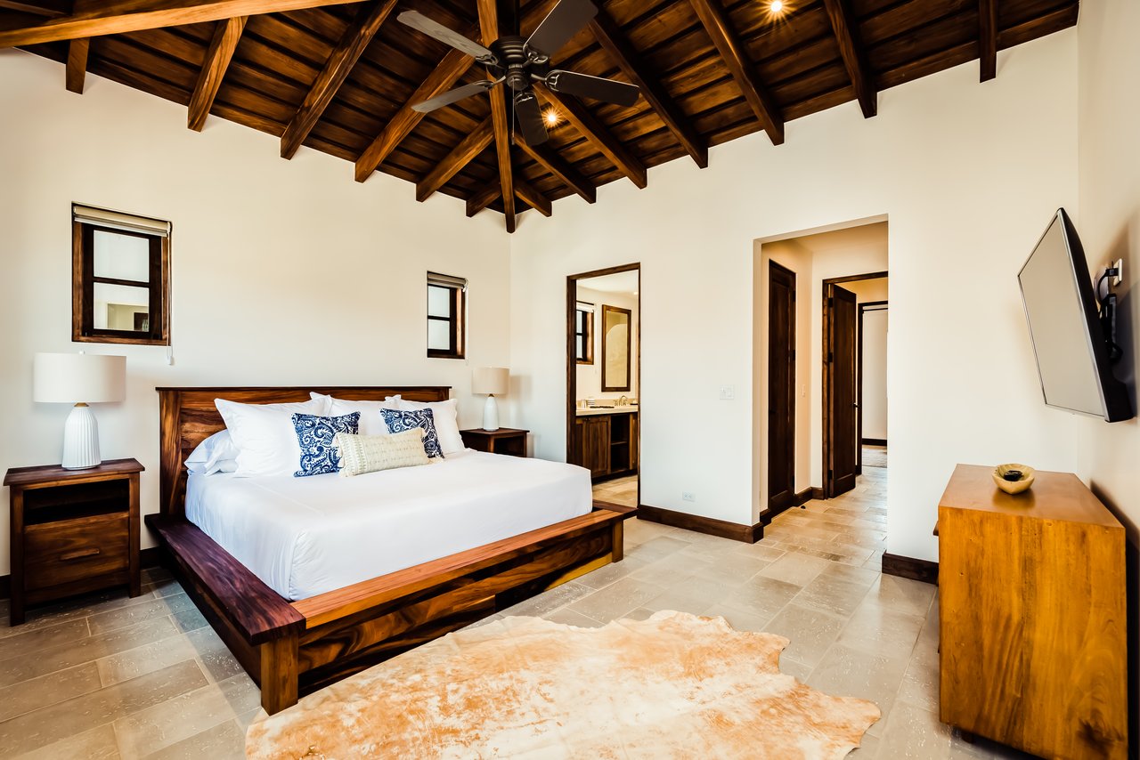 Casa Acuarela | 17 Calle Cartagena: A Vibrant 4-Bedroom Retreat Steps from Playa Danta in the Heart of Las Catalinas