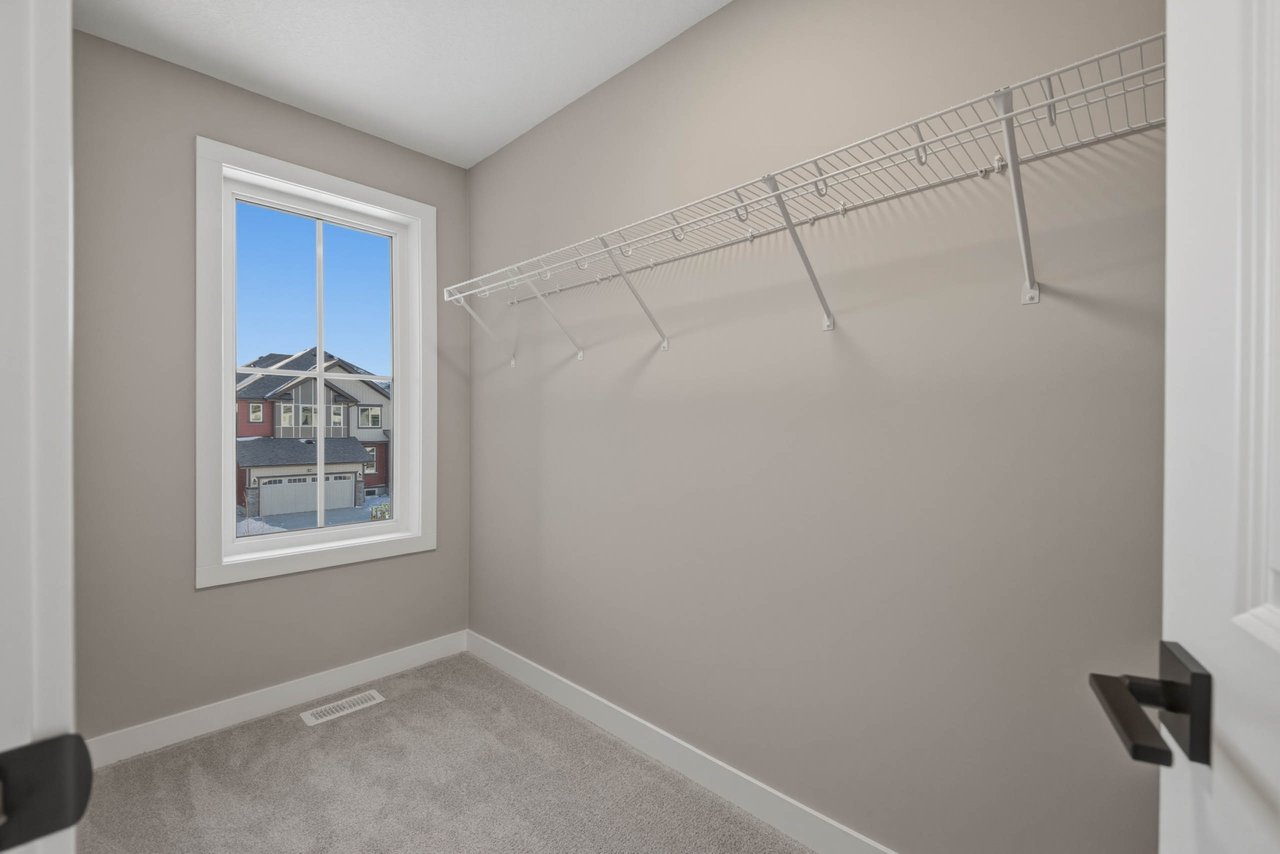 135 Belvedere Crescent SE