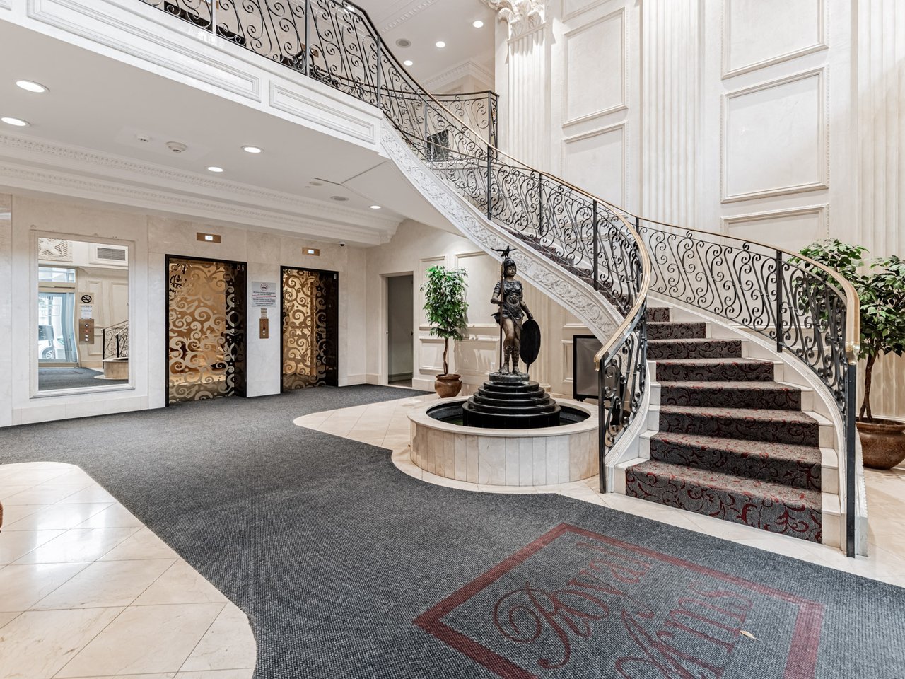 Prestigious Royal Arms Residence