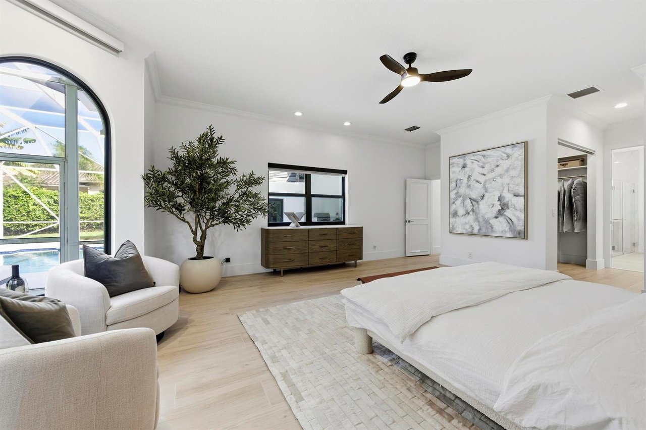 2557 Seminole Circle