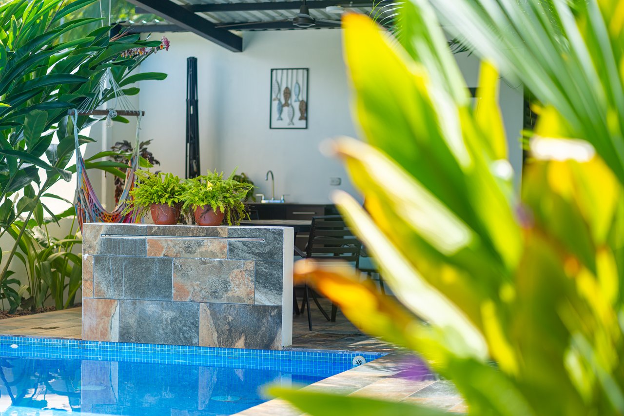 Modern 3 Bedroom Home - Walking distance to it all!