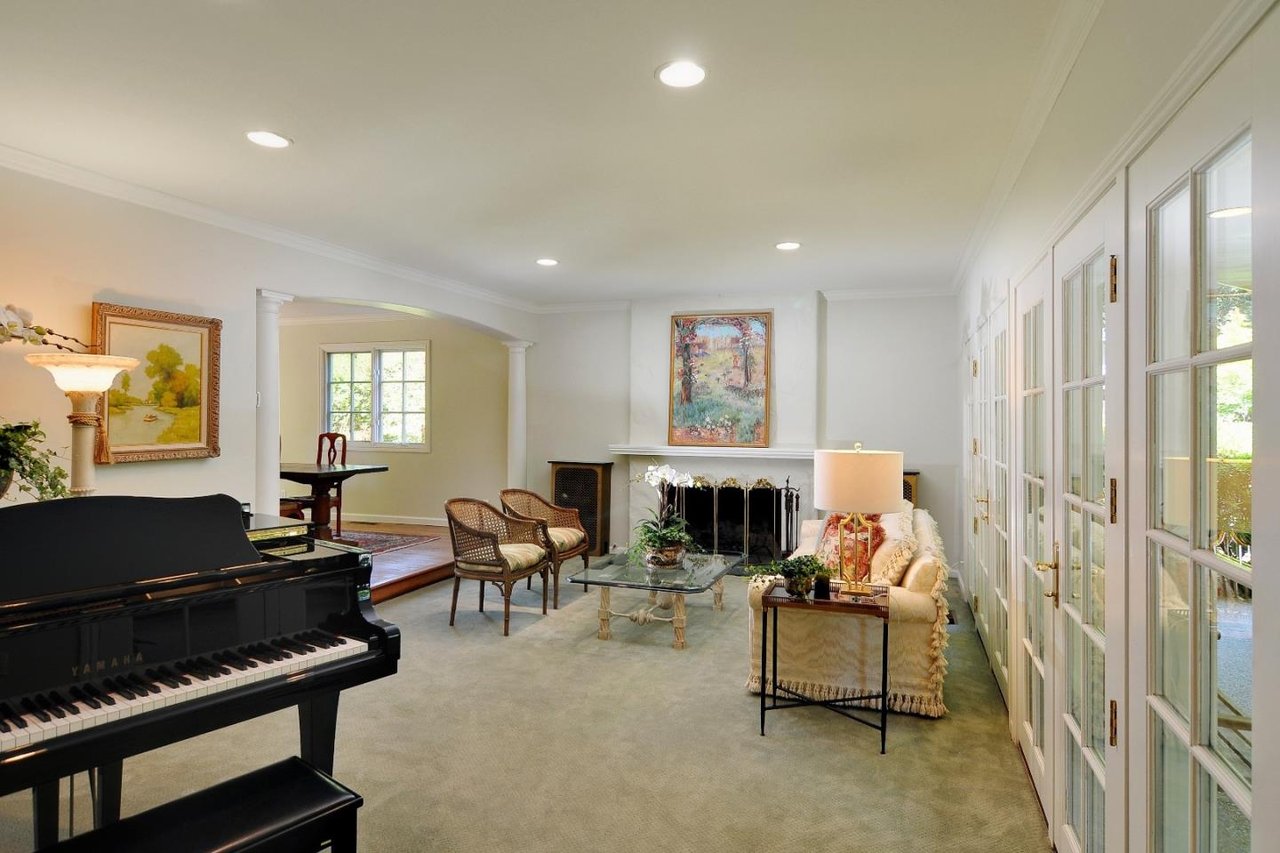 1115 Cascade Drive