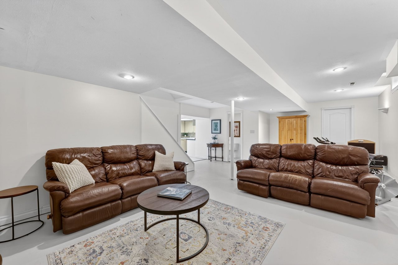 539 Veale Place