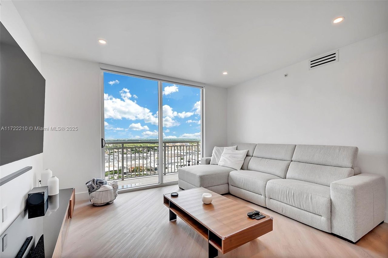 Metropolis I at Dadeland, Unit 2107