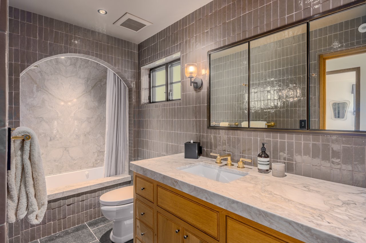 16800 Estrella Drive 