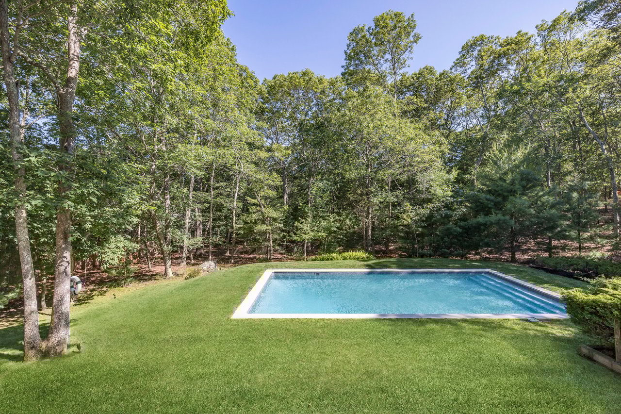 4 Hollow Tree Lane, East Hampton