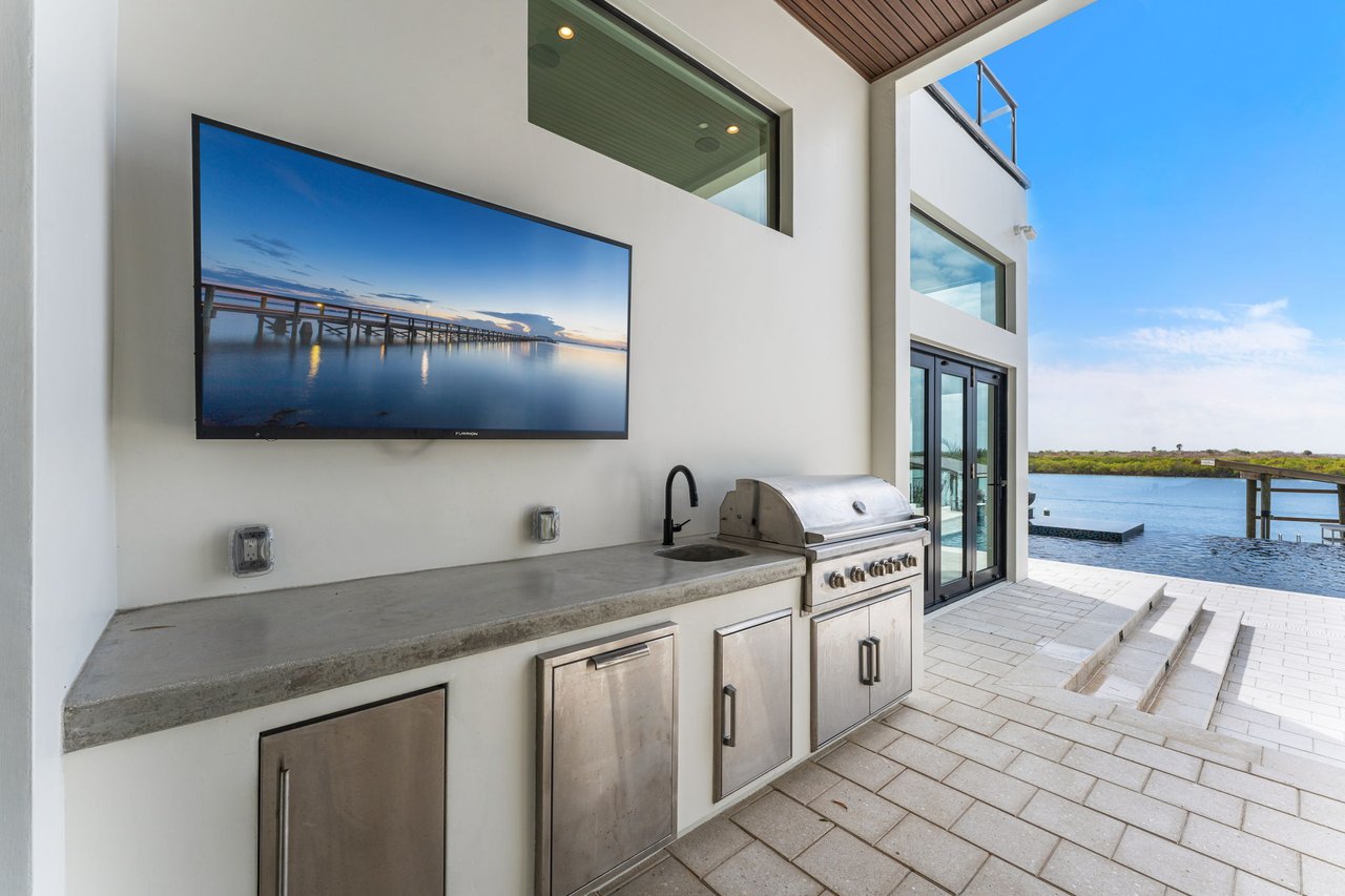 1194 N Peninsula Ave New Smyrna Beach, FL 32169