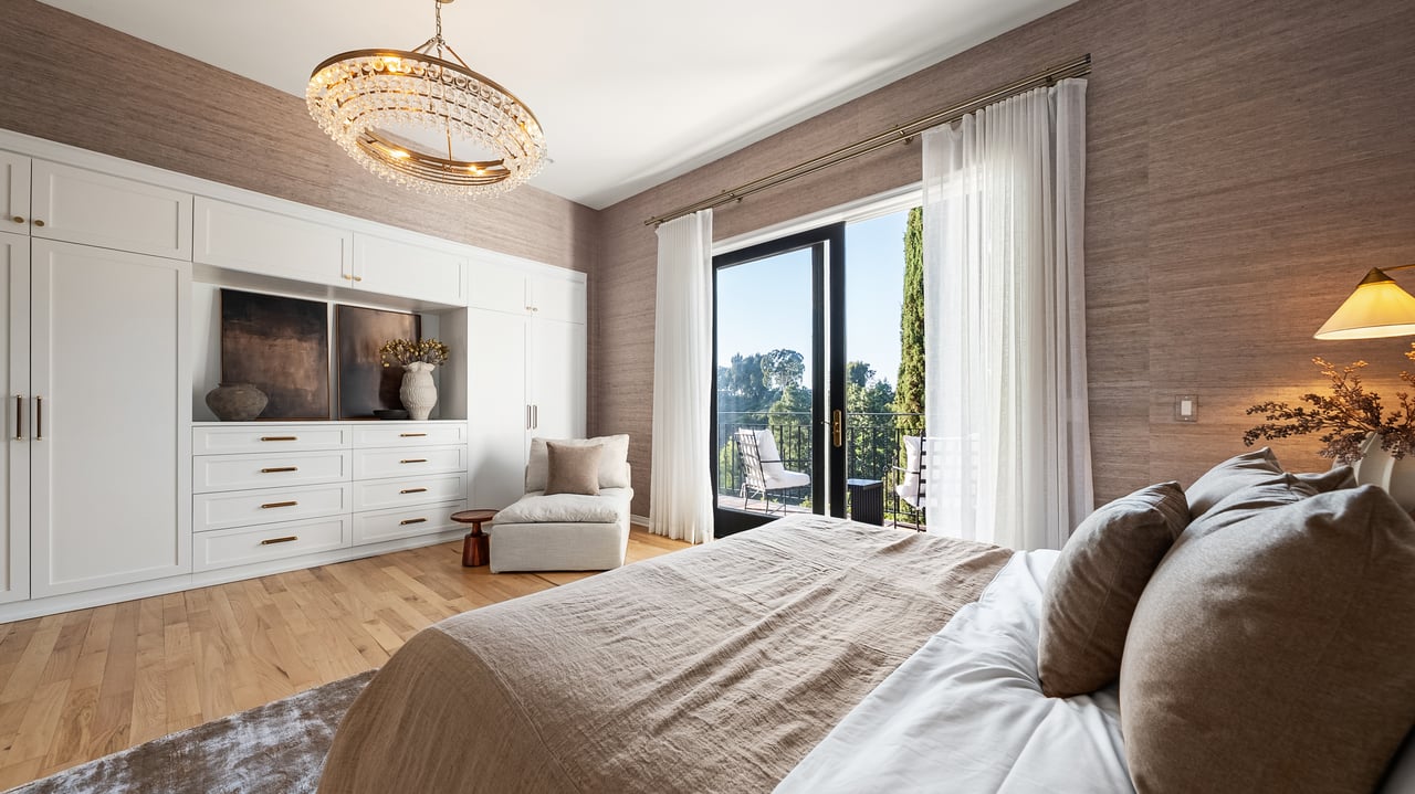 2591 Leicester Dr, Hollywood Hills