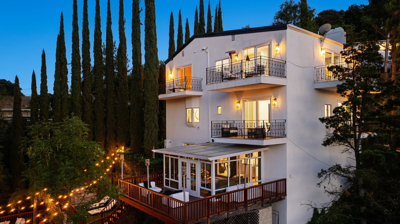 2591 Leicester Dr, Hollywood Hills