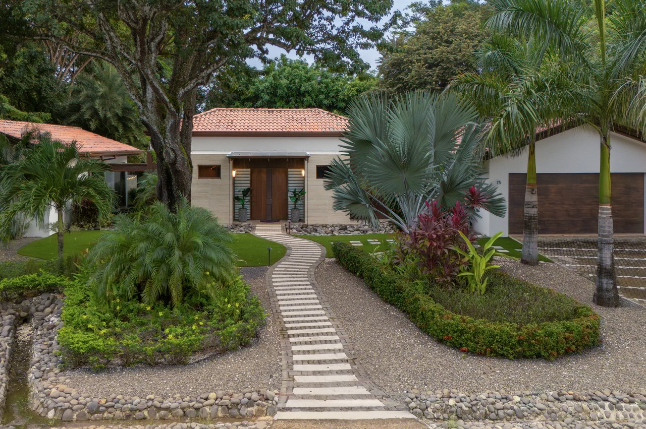 Casa Pachote | Exquisite 4-Bedroom Luxury Home in Hacienda Pinilla’s Reserva de Golf