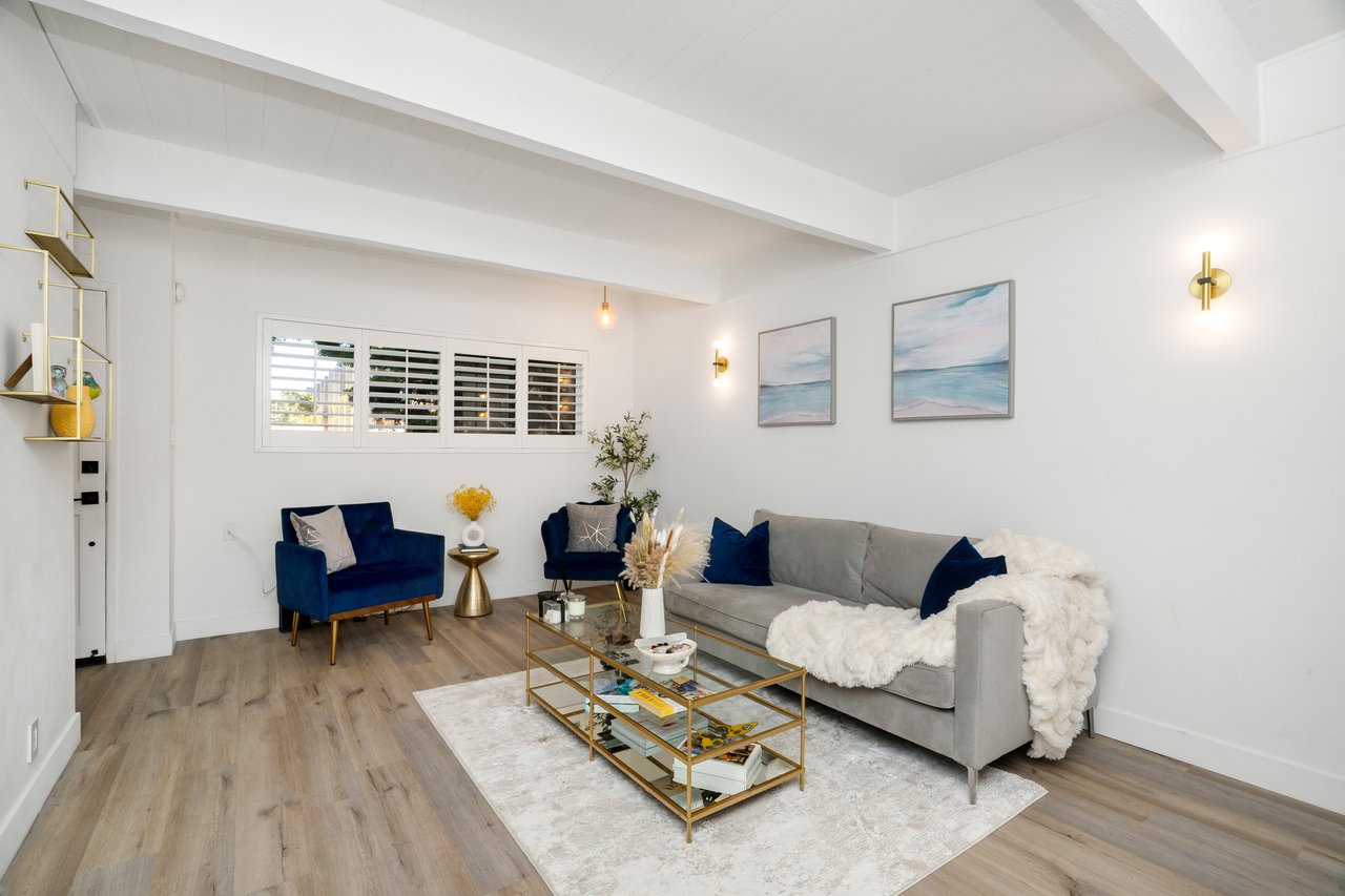 4040 Grand View Blvd #7