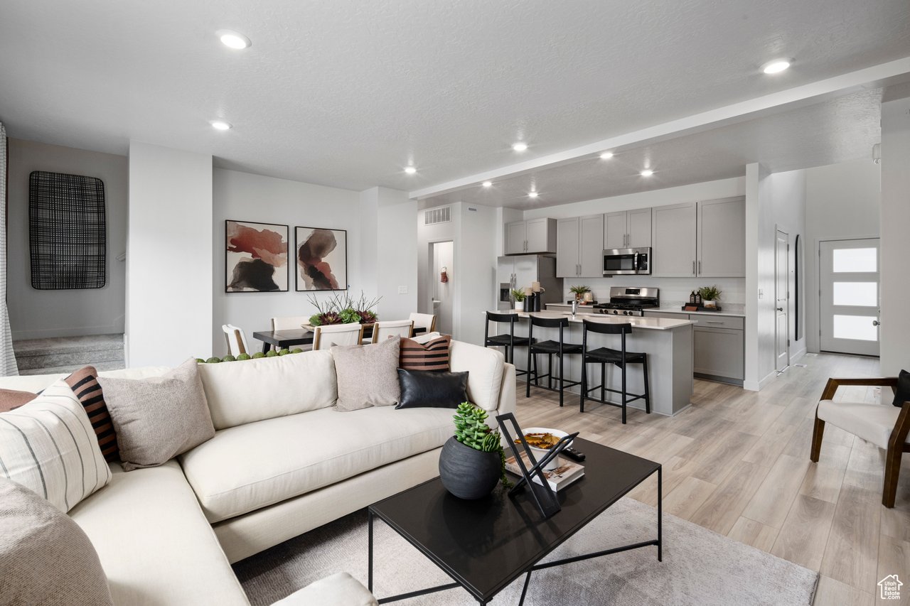 1590 W Charmer Ln #1422