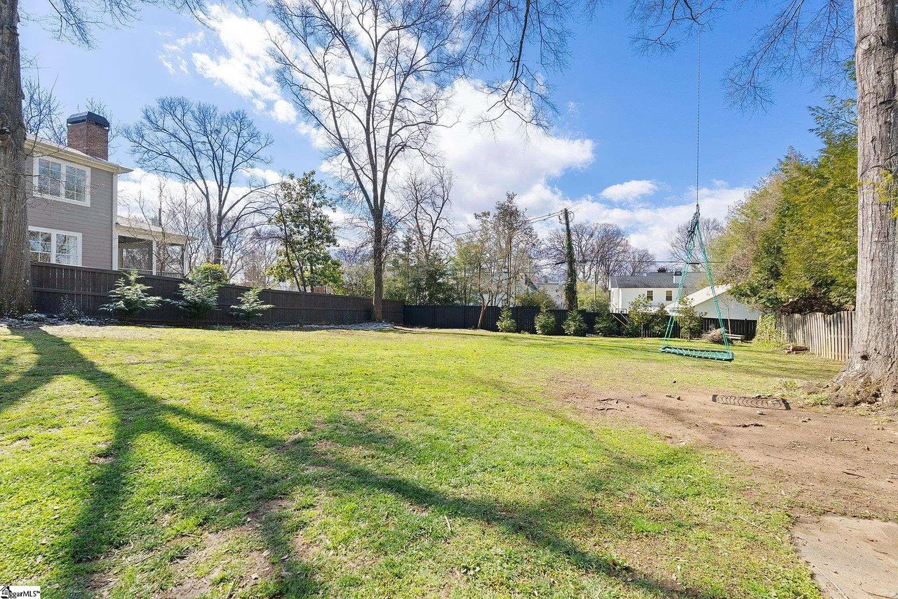 22 N Brookwood Dr