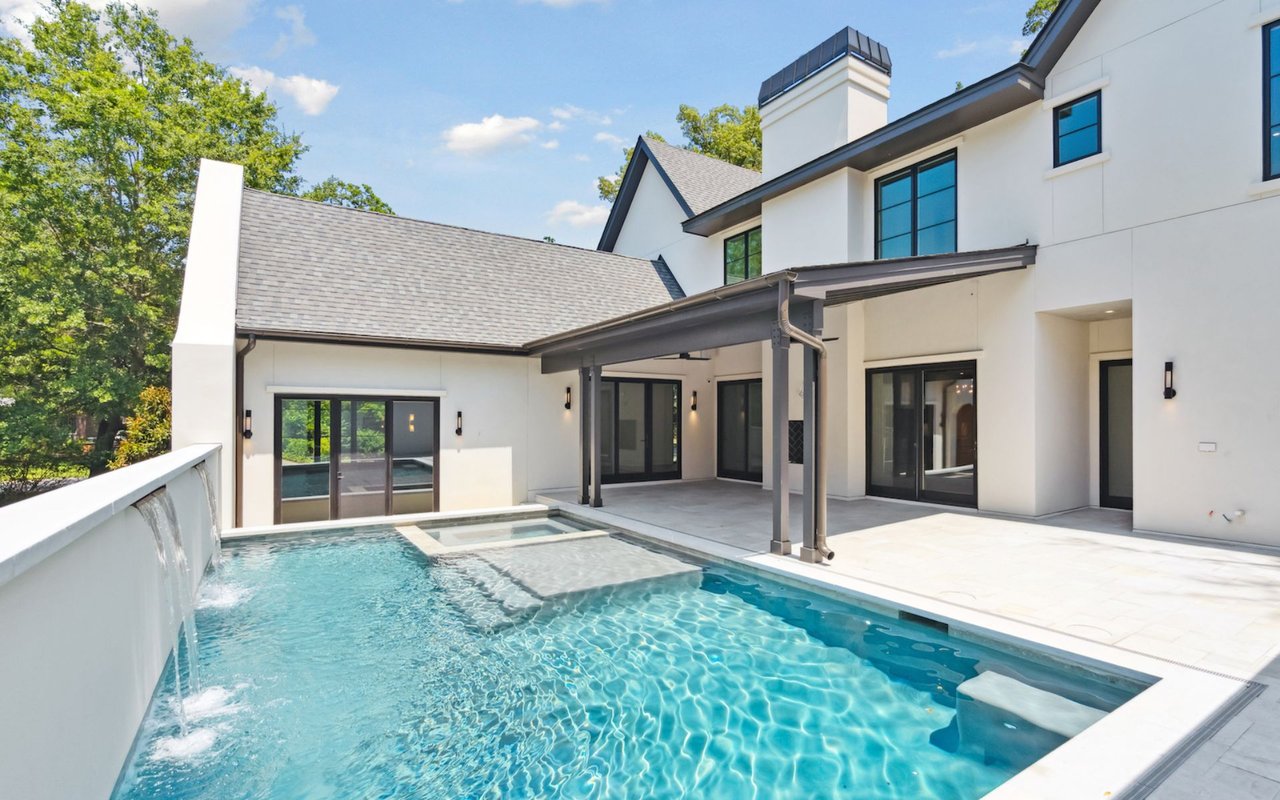 For Sale – Homes with a Pool