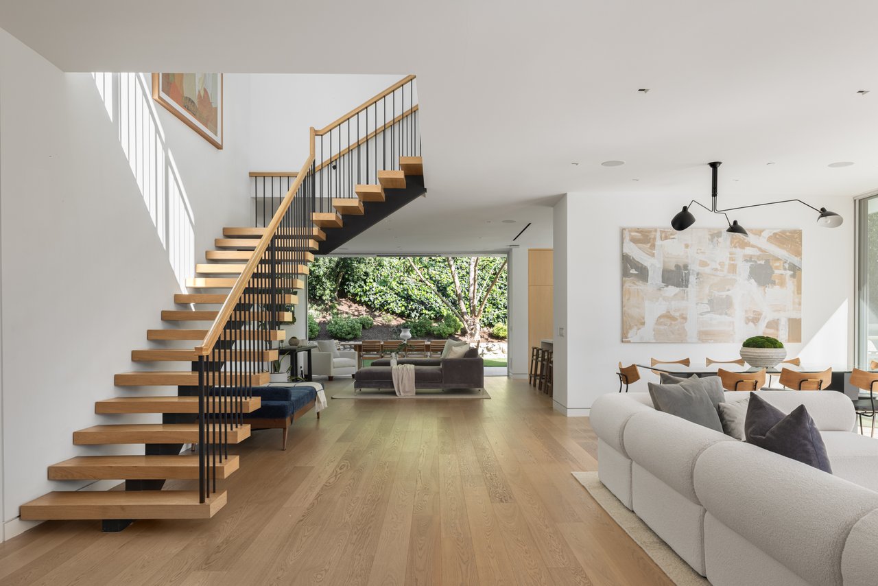 9011 Alto Cedro Dr, Beverly Hills