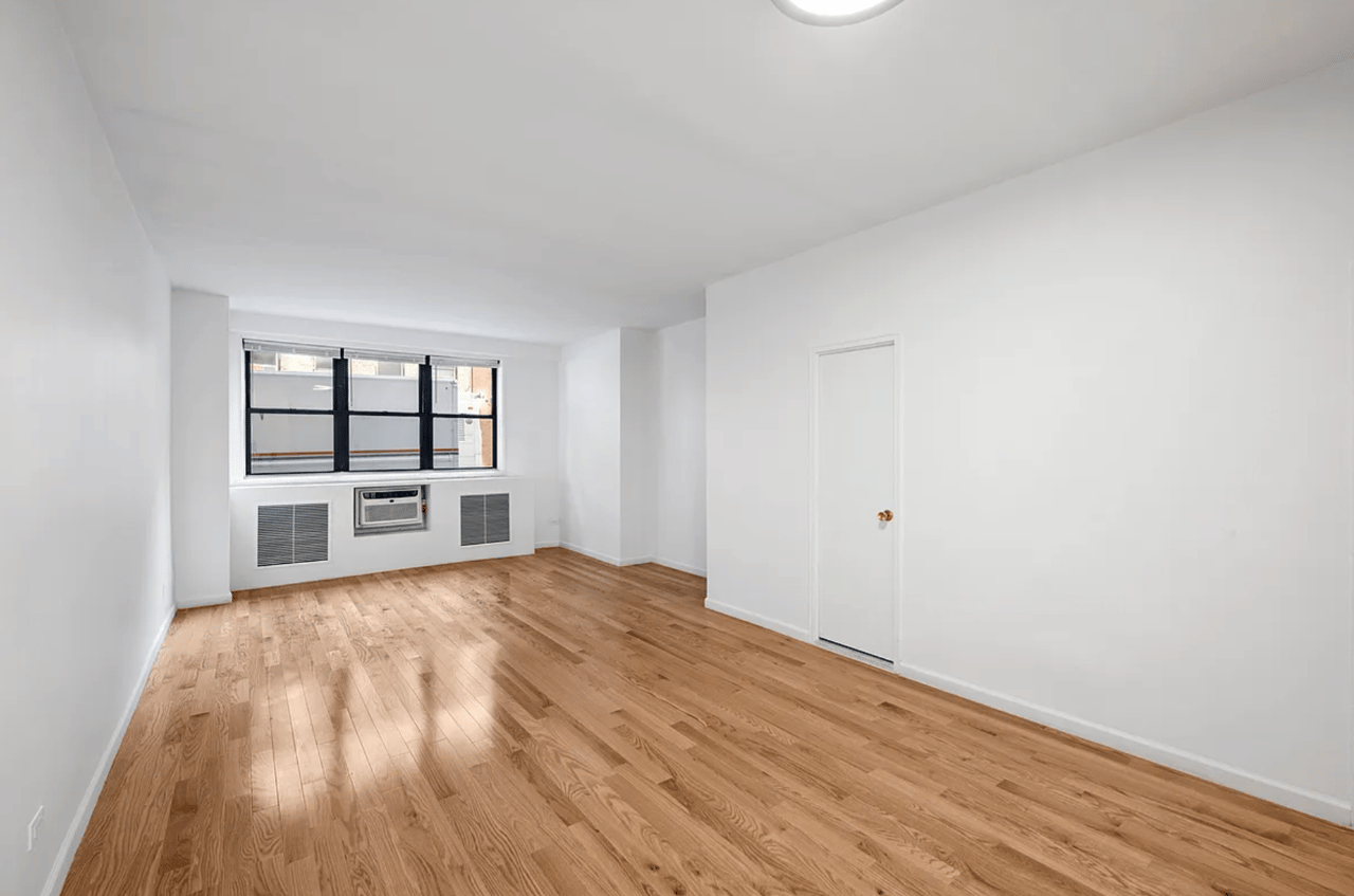 330 Third Avenue #1J